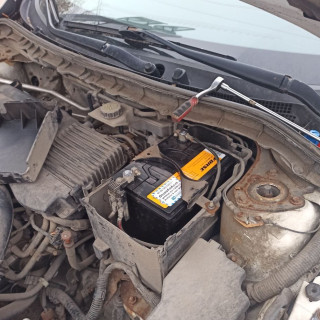 Замена аккумулятора на Mazda 3 II (BL) 2009 - 2011 1.6 (105 л.с.) Замена аккумулятора на Mazda 3 II (BL) 2009 - 2011 1.6 (105 л.с.)