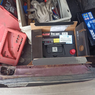 Замена аккумулятора на Mazda CX-5 II 2017 - 2021 2.5 194 л.c.  Замена аккумулятора на Mazda CX-5 II 2017 - 2021 2.5 194 л.c.