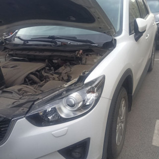 Замена аккумулятора на Mazda CX-5 I Рестайлинг 2015 - 2017 2.0 (165 л.с.) Замена аккумулятора на Mazda CX-5 I Рестайлинг 2015 - 2017 2.0 (165 л.с.)